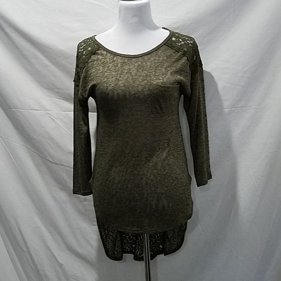 Love on a hanger Tops - Long sleeve high/low top